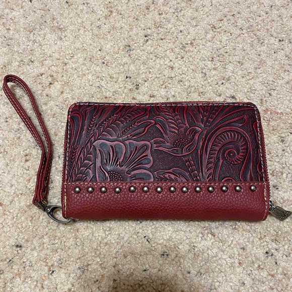 Trinity Ranch Wallet - Picture 1 of 3